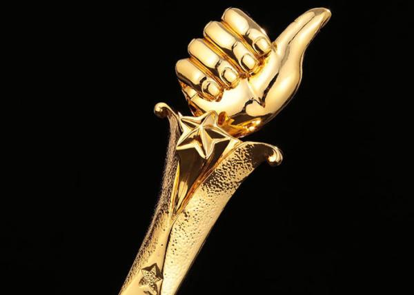Ouro brilhante copo chapeado do troféu da resina para o logotipo feito sob encomenda dos vencedores aceitado