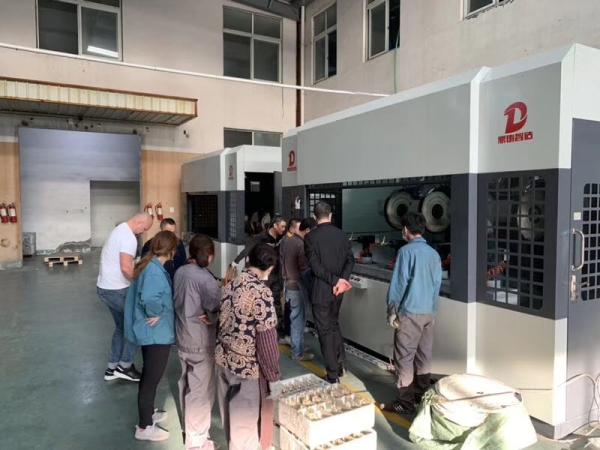 200-400mm Polishing Wheel CNC Polishing Machine For UF Toilet Seat Cover