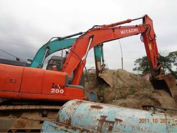 EX200-6 used excavator hitachi hydraulic excavator with jack hammer