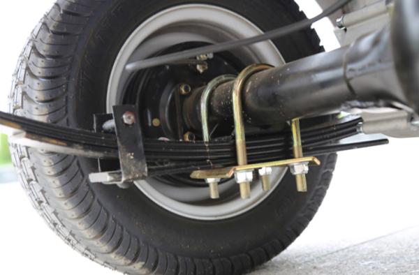 Carrinhos de golfe elétricos para turismo de rua legais com bateria de lítio para clube