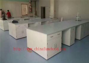 Todo o banco central do laboratório da construção de aço para a fábrica e a