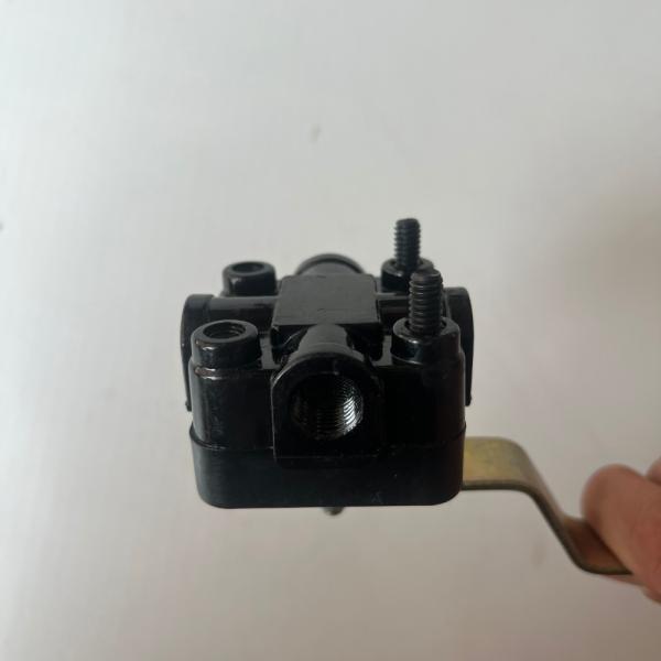 Bus Air Suspension Height Control Valve OEM 53321-Q120 Quick-Plug Electronic Metal Bus Spares