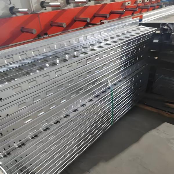 Molded Metal Cable Trough -40°C To 120°C Width 100mm For Secure Cable Support
