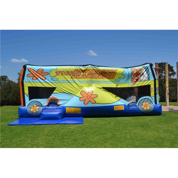 Дети задворк машины тайны Скообы - Доо скача дома прыжка замка/крупного плана