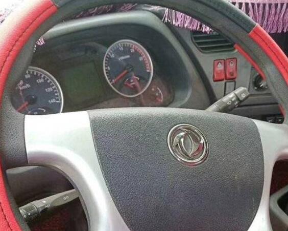 210hp Dongfeng Cummins Used Tractor Units Left Hand Drive Euro V Emission