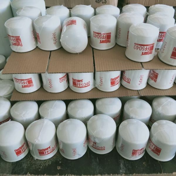 Coolant Water Filter Construction Machinery Parts  WF2076 WF2075 WF2071 WF2073 P552073 WF2126