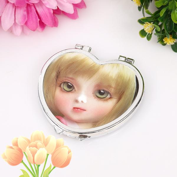 Every day Fashion Design Style Small Folding Heart Shaped Cosmetic Fold Vanity Mirror