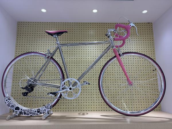 ロードバイク700C 強力でスムーズな走行のための6速ギア