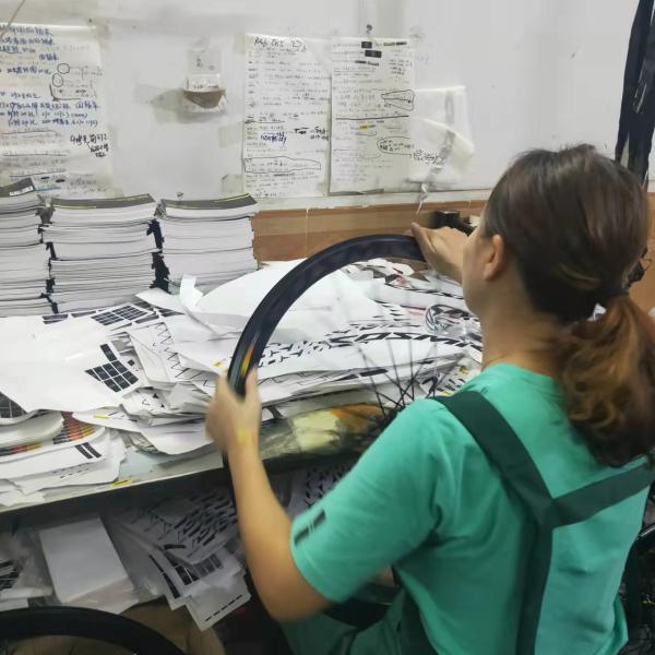 Juego de ruedas de carretera de carbono con buje de rodamiento cerámico, ancho de 25 mm, con radios planos rectos