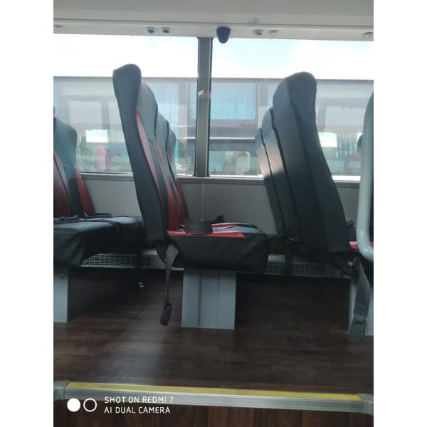 Le diesel rouge Yutong utilisé par LHD transporte 68 sièges avec la transmission manuelle