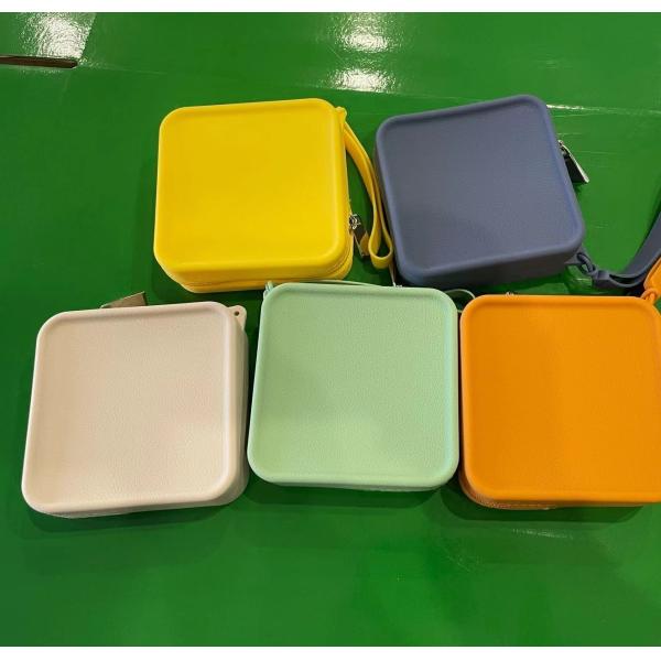 Customized 100% Food Grade Silicone Cosmetic Bag Storage Box for Makeup Accessories