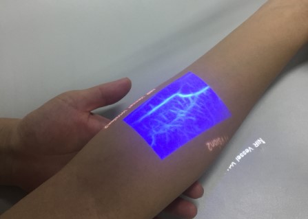 Vena de alta resolución de los pacientes obesos que localiza el infrarrojo del dispositivo para Venipuncture