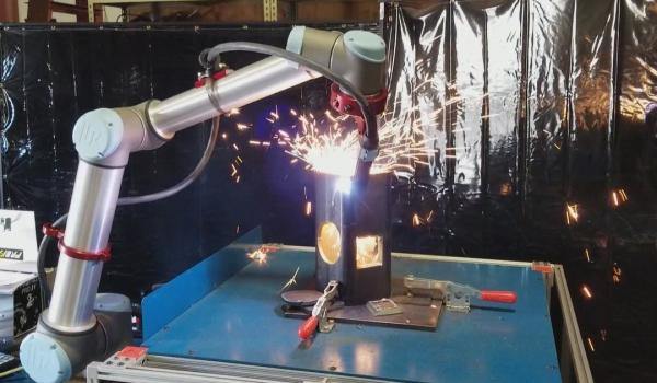 Universal Robot Cobot UR10 Welding Cobot 1300mm Reach Robot Arm WIth MIG MAG Welder