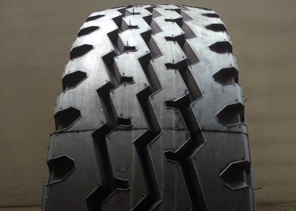 Rib Type Tread On Road Off Road Tires , Off Road Tires For 20 Inch Rims 11.00R20 Size