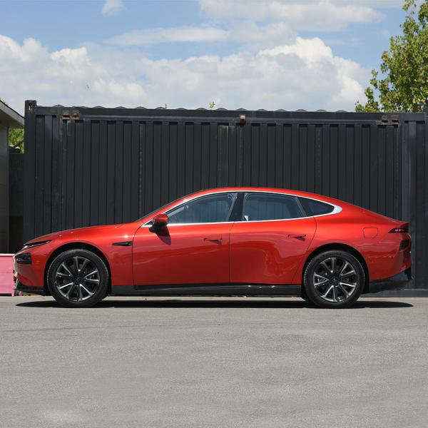Panoramic Sunroof Xpeng P7 Electric Sedan Car Endurance Mileage 706km