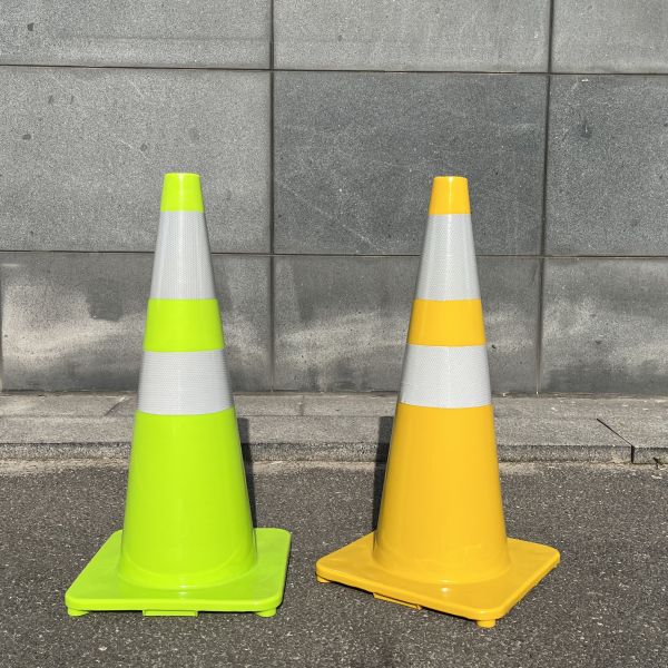 PVC 28inch 1.8kg 70cm Green Yellow Safety Barrier Cones For Traffic Control 700mm Road Safety Barrier