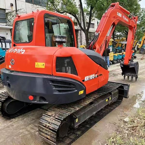Трейдер оборудования использовал Кубота Digger KX185-3 Маленькая 8-тонная машина