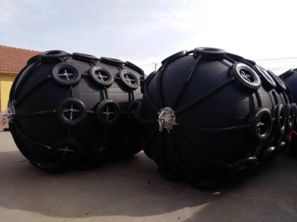 Redes da corda que flutuam o tipo pneumático para-choque de Marine Fender d dos para-choques de borracha pneumáticos