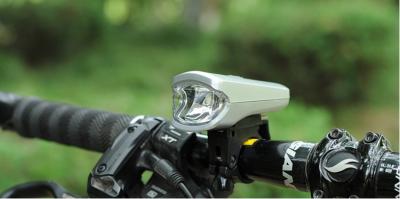 60LM USB Rechargeable Bicycle Light With ABS Material Waterproof IPX4 LED Source