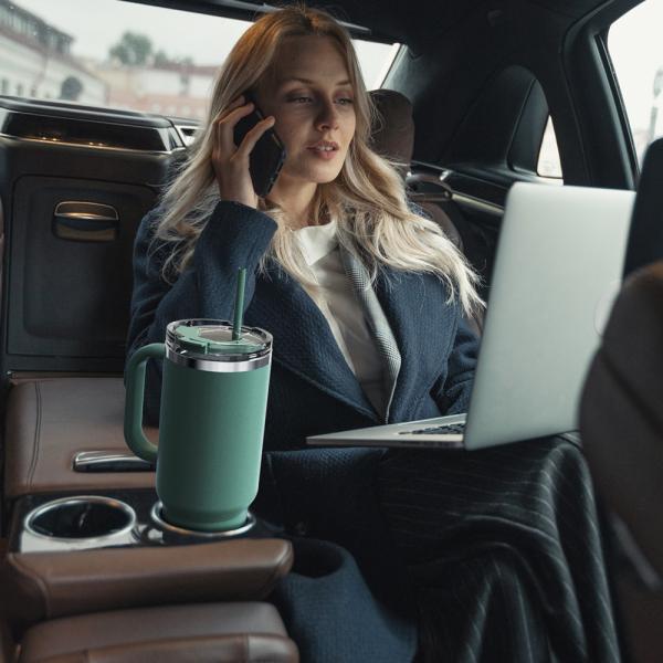 OEM ODM Тушильщик Чашки из нержавеющей стали Вакуумная кружка для путешествий 40oz Tumbler с ручкой