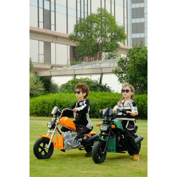 80 кг. Дети ездят на мотоцикле с музыкальным проигрывателем и светодиодным фаром