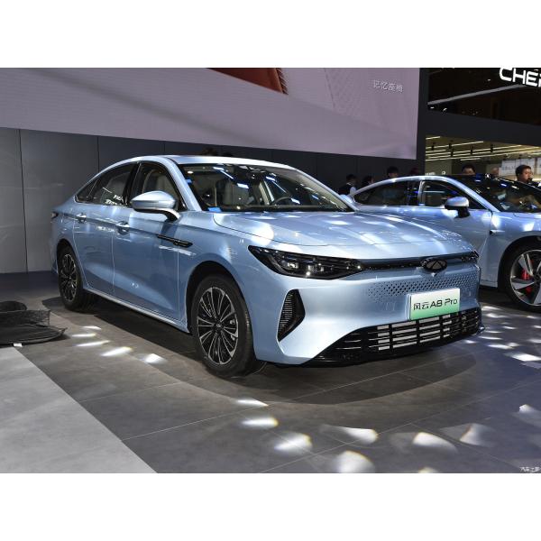 2024 Chery Fengyun A8 Plug-in Hybrid Electric Vehicle with 106KM Pure Electric Range