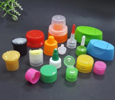 Various Size Plastic Flip Top Caps Standard Private Label For Cosmetic Dispensing Bottle