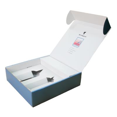 Caixas rígidas Cartão logotipo personalizado Isolado lindo revestimento de cetim para frasco de perfume de presente