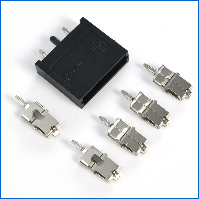 Универсалия держателя PCB 4PIN 5PIN отлила микро- автомобильное гнездо в форму реле 40A с гофрирует терминалы