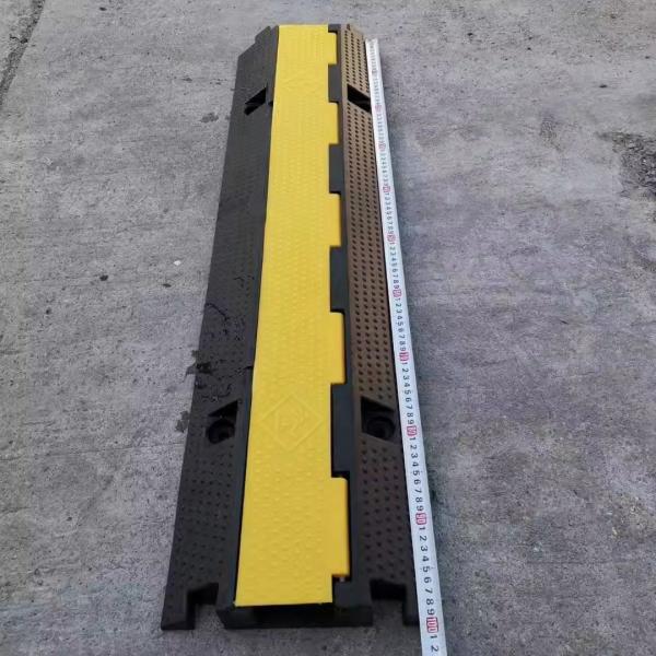 Высококачественный защитник кабеля из резины для дорожного движения