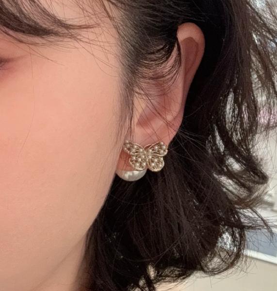 Butterfly Luxury Pearl Earrings Sophisticated With 18mm Hollow Carved Design