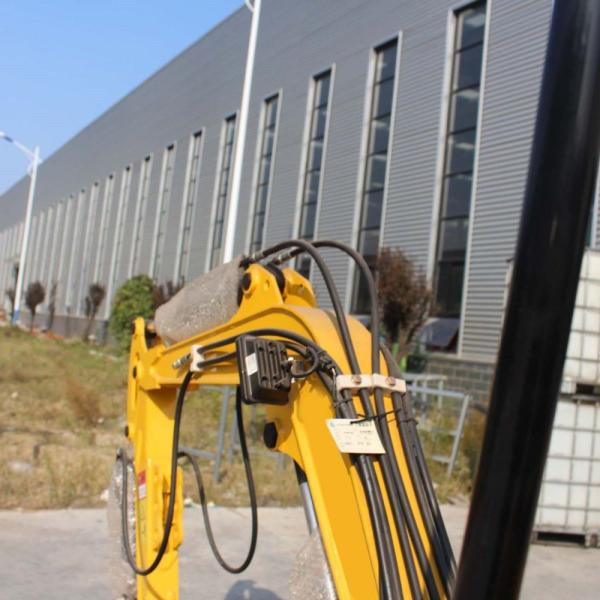 Do certificado de borracha do CE de Mini Excavator With da trilha de 1,5 toneladas consumo de combustível baixo