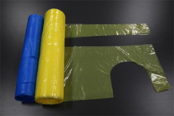 Disposable Plastic Kitchen Aprons On A Roll , Throw Away Aprons Body Protection