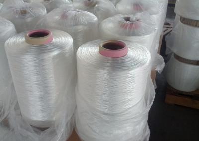 Branco cru alto do fio de poliéster 2000D da tenacidade do encolhimento regular usado para o Webbing