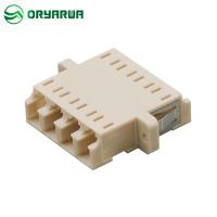 Um adaptador Flangeless multimodo da fibra ótica do LC do quadrilátero do molde da parte
