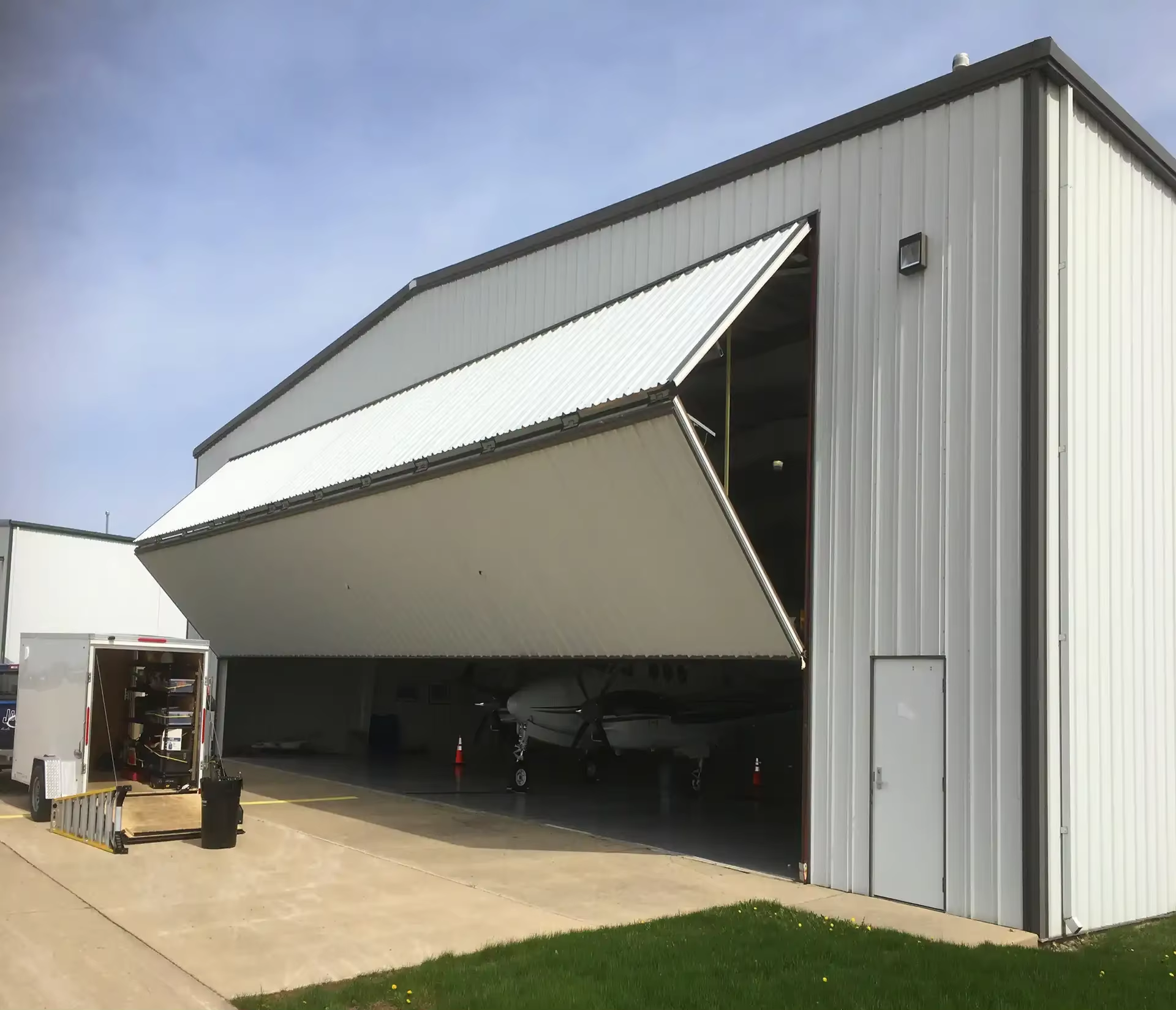 Modern Prefabricated Lightweight Steel Frame Airplane Steel Hangar Storage Room Building
