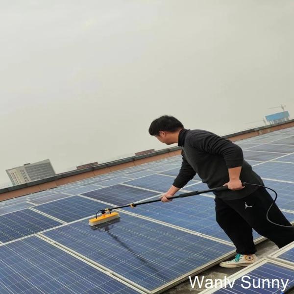 Food Industry Essential Advanced Solar Panel Cleaning Equipment with Lightweight Pole