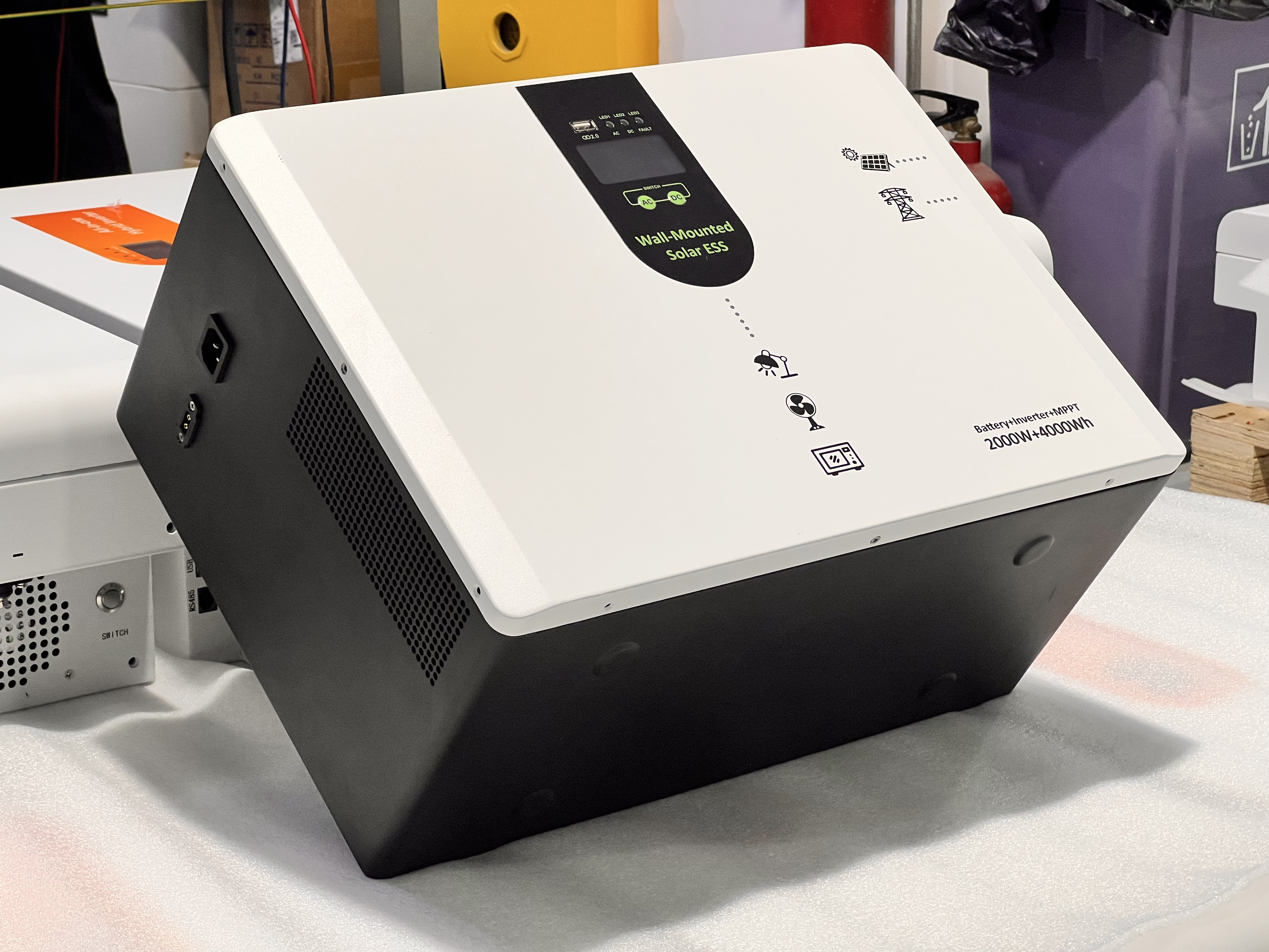 Wall‑Mounted Solar ESS 2000W 4000Wh LiFePO4 All‑in‑One Energy Storage System For Home Backup Power