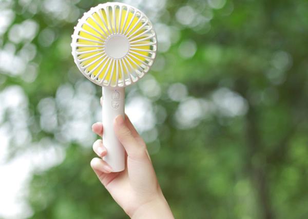 Magnet Base Mini Rechargeable Fan , Battery Operated Desk Fan Low Power Consumption
