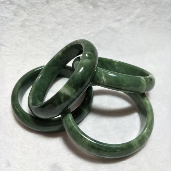 Natural Emerald Green Bracelet And Jadeite Jade Bracelet For Men And Women Beauty With Love Theme From Gemstone