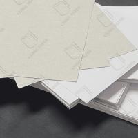 Papel duplex reciclado sostenible con fondo gris para el embalaje