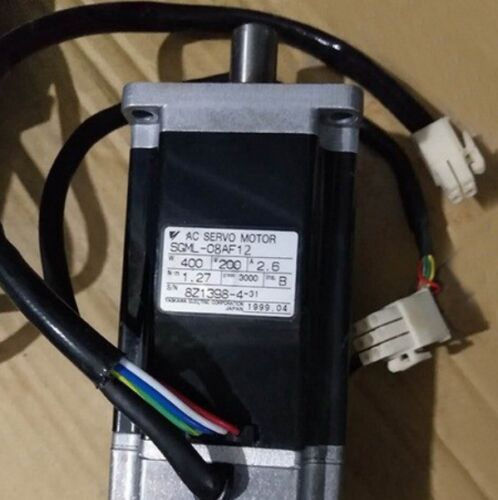 МОТОР СЕРВОПРИВОДА 200V AC Yaskawa SGMAH-01AAAG761 2.6A 400W 3000RPM НОВЫЙ