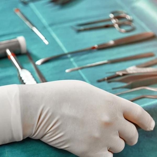 12X24CM Powder Free Disposable Medical Latex Gloves With All Certification