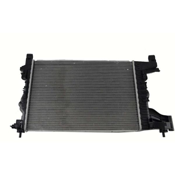 2015-2015 Chevrolet Cruze Tanque de agua del radiador de aluminio para el sistema de enfriamiento de piezas de automóviles