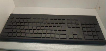 Des claviers en plastique noir pour l'injection des boîtiers en forme rectangulaire pour l'injection des bouchons de clé en plastique