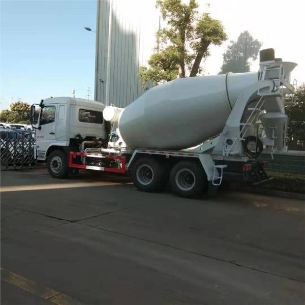 Caminhão de concreto Euro 3 de alto desempenho com 9726 ml de cilindrada para operações suaves