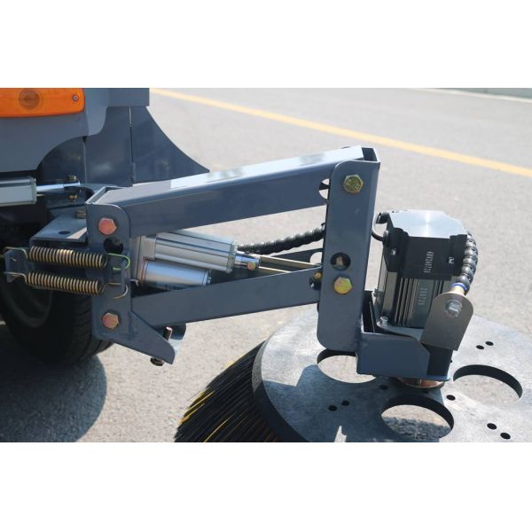 Ride-On Industrial Sweeper Powerful Dust Debris Collection Equipment