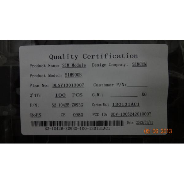 Метр читая модуль SIM900B GPRS GSM с разъемом определяет обломок