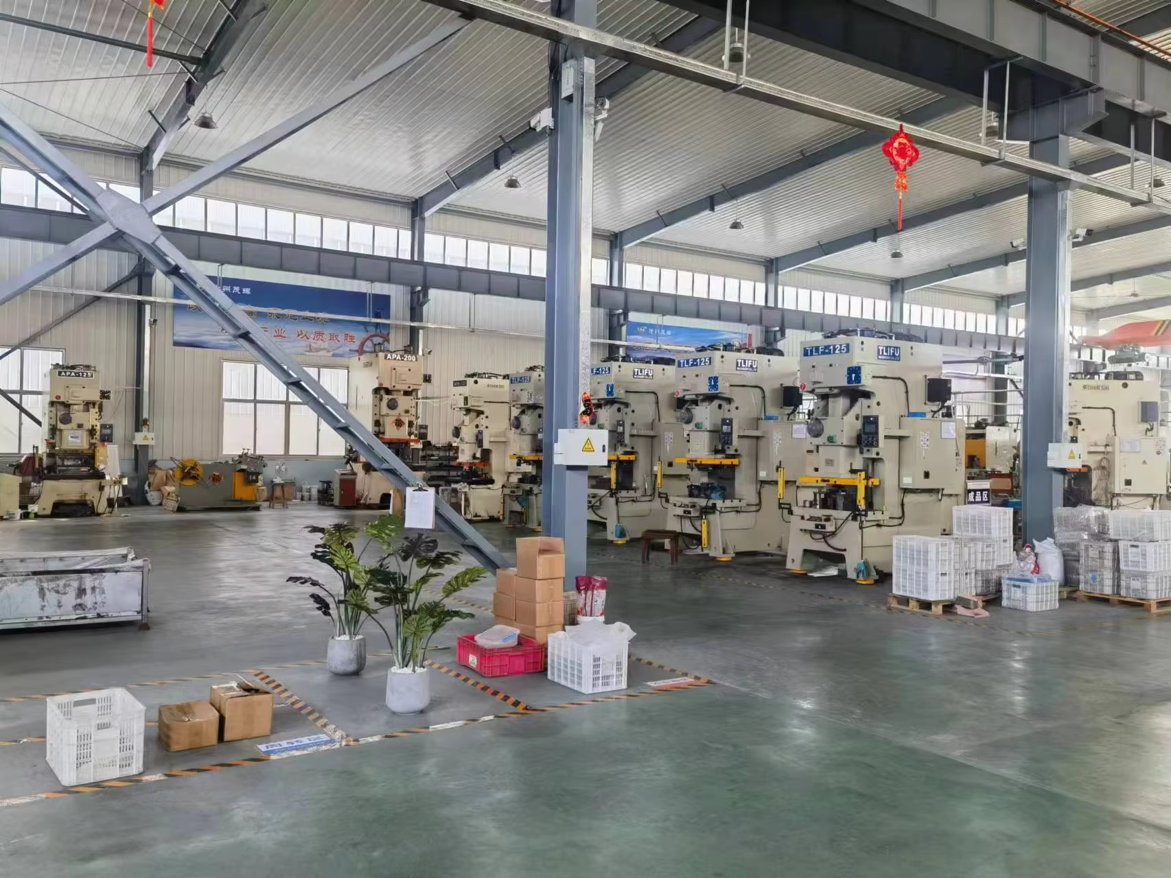 Black E Coating Carbon Steel Reusable Spring Crate Clips Metal Sheet Fabrication for Wooden Crates