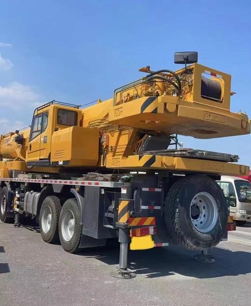 100 Tons Lifting Crane Cargo Truck For Heavy Duty Transport